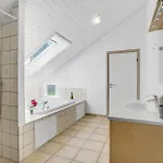 Lovely In With Kitchen بيت للعطل