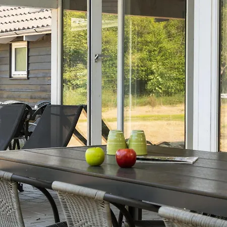 Lovely In With Kitchen בית נופש *