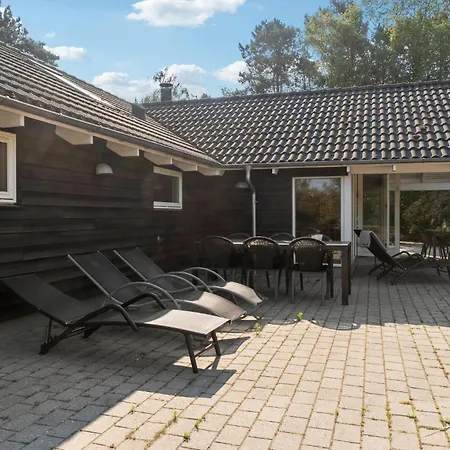 Lovely In With Kitchen בית נופש *