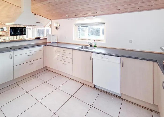 Lovely In With Kitchen *
