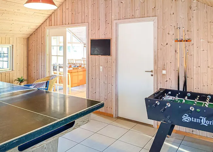 Ferienhaus Lovely In With Kitchen Rødby